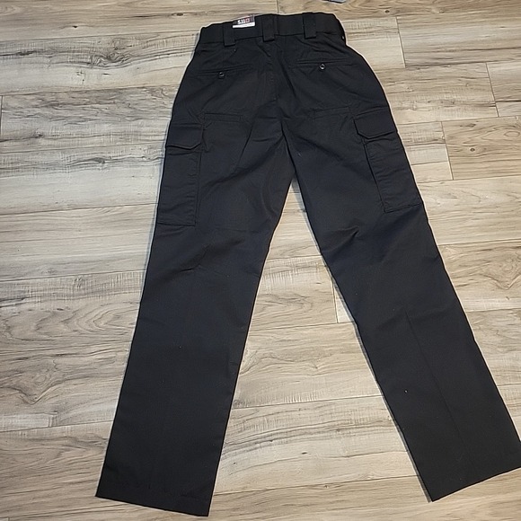 5.11 Tactical Pants Mens 32X30 Black Cargo Adjustable Waist Straight Leg NWT - Picture 4 of 9